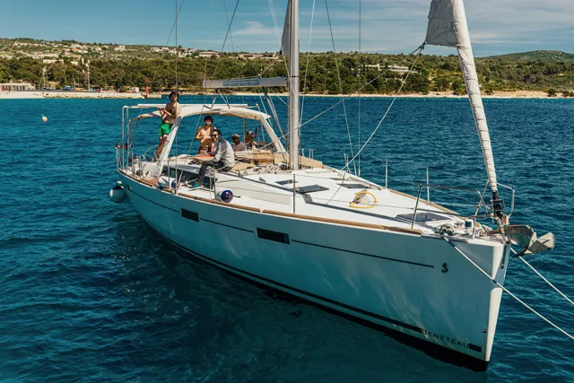 Oceanis 45 DIANA — фотография яхты 34