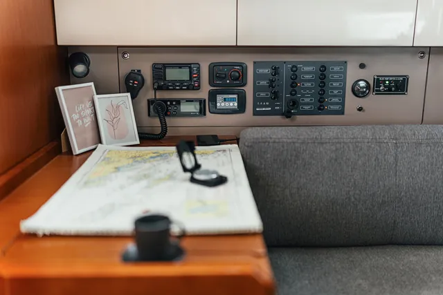 Oceanis 38 HAPPY — yacht photo 31