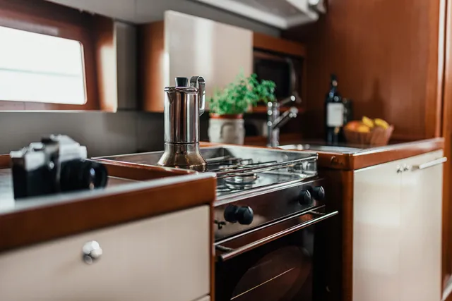 Oceanis 38 HAPPY — yacht photo 16