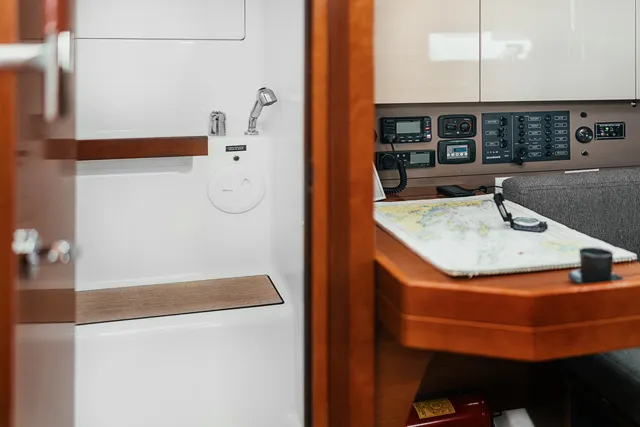 Oceanis 38 HAPPY — yacht photo 4