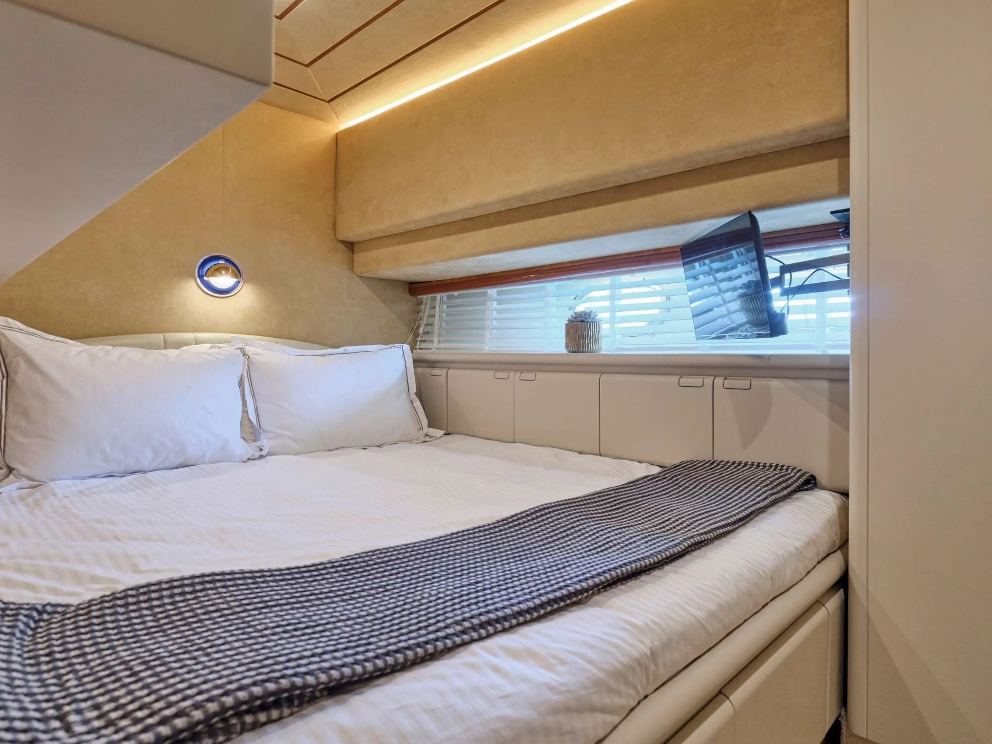 Ferretti 80 Apeiron Blue — תמונת יאכטה 4