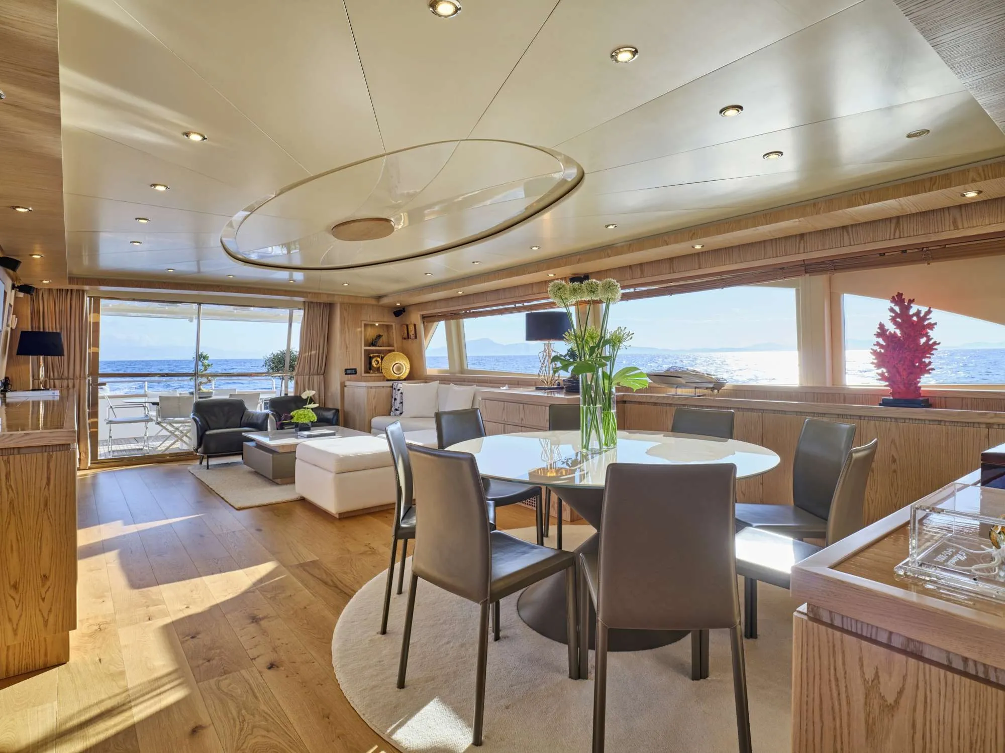 Falcon 90 Star Link — yacht photo 13