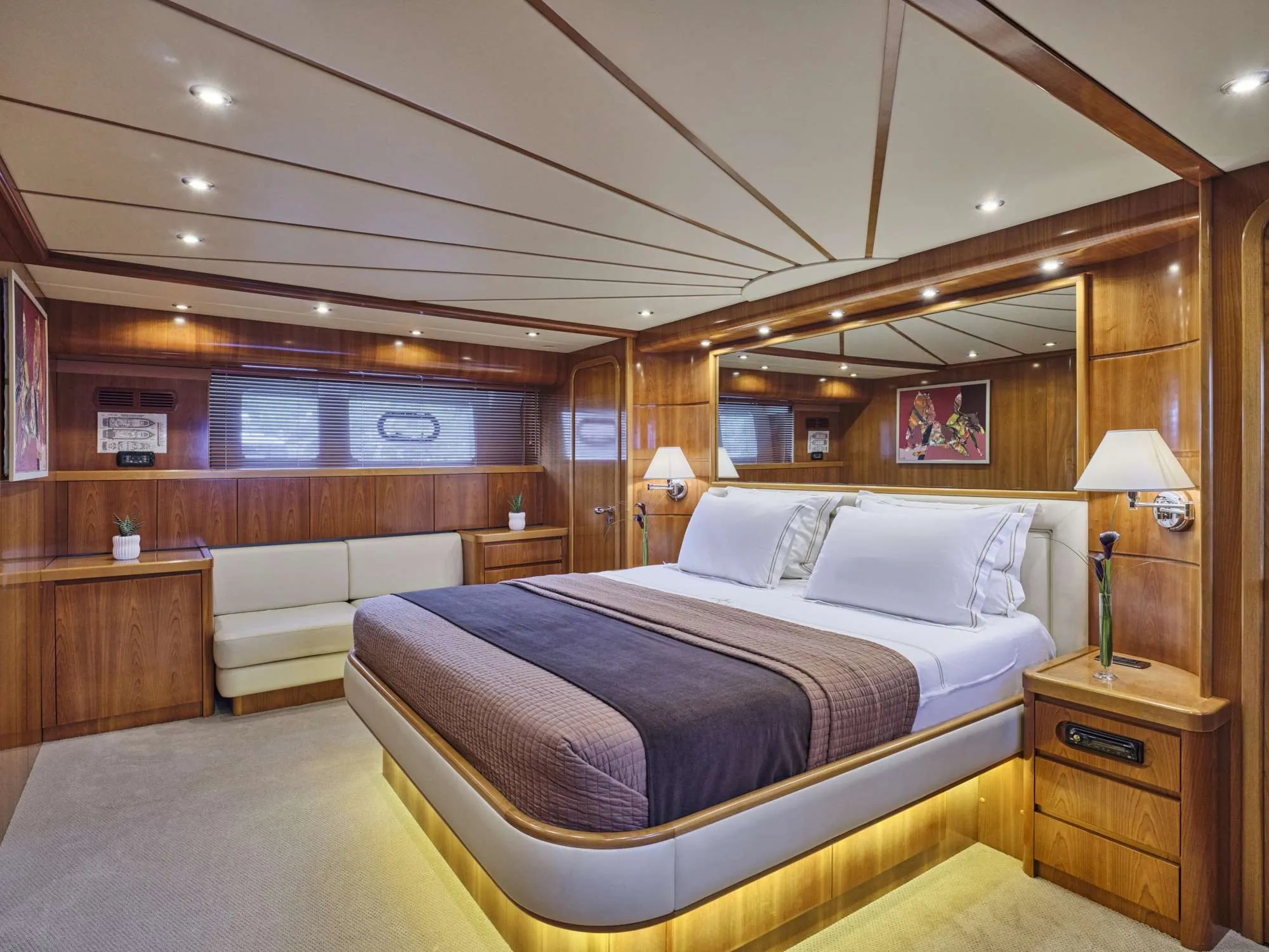 Falcon 90 Star Link — yacht photo 9