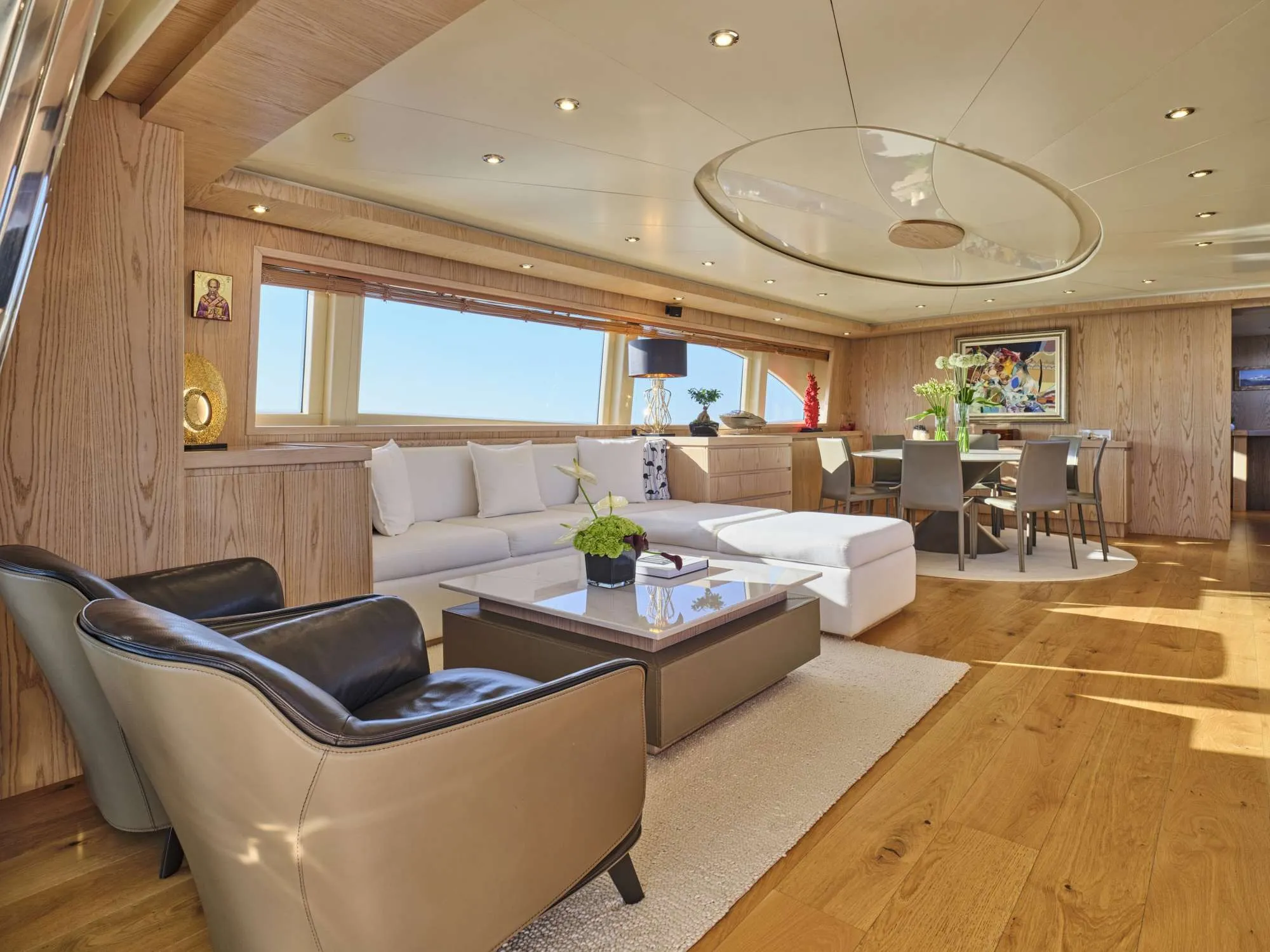 Falcon 90 Star Link — yacht photo 2