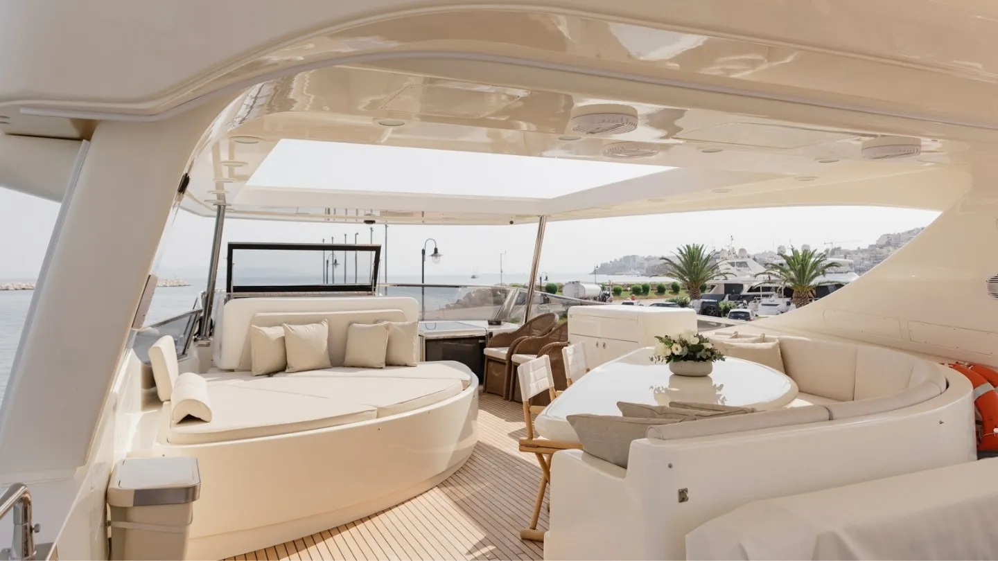 Falcon 90 Star Link — yacht photo 8
