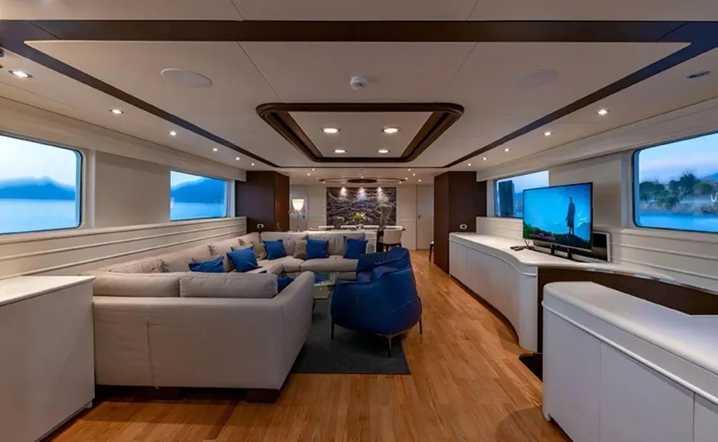 Motoryacht Premium — снимка на яхтата 3