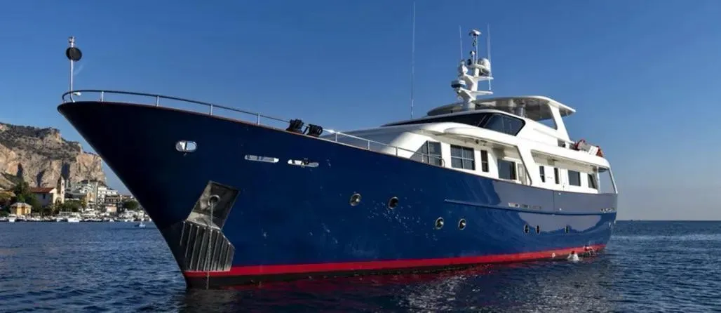 Motoryacht Premium — снимка на яхтата 2