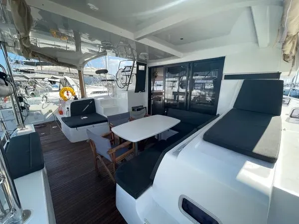 Lagoon 42 Art of Liberty — jachtfoto 2