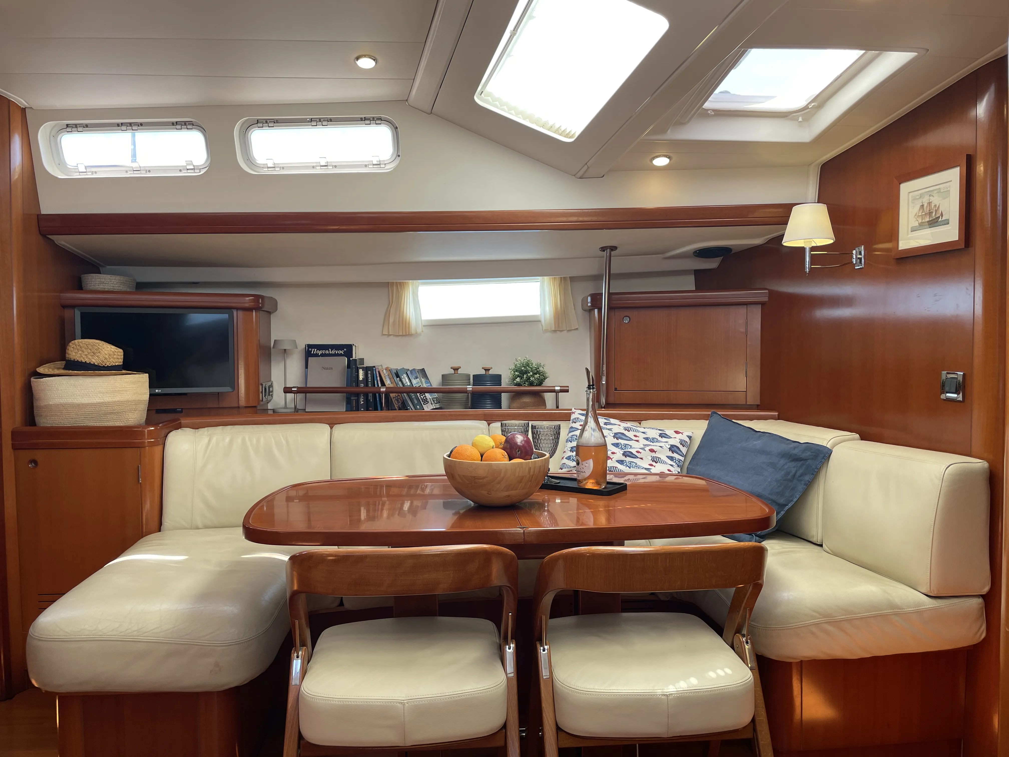 Beneteau 57 Marina Blue — yacht photo 4