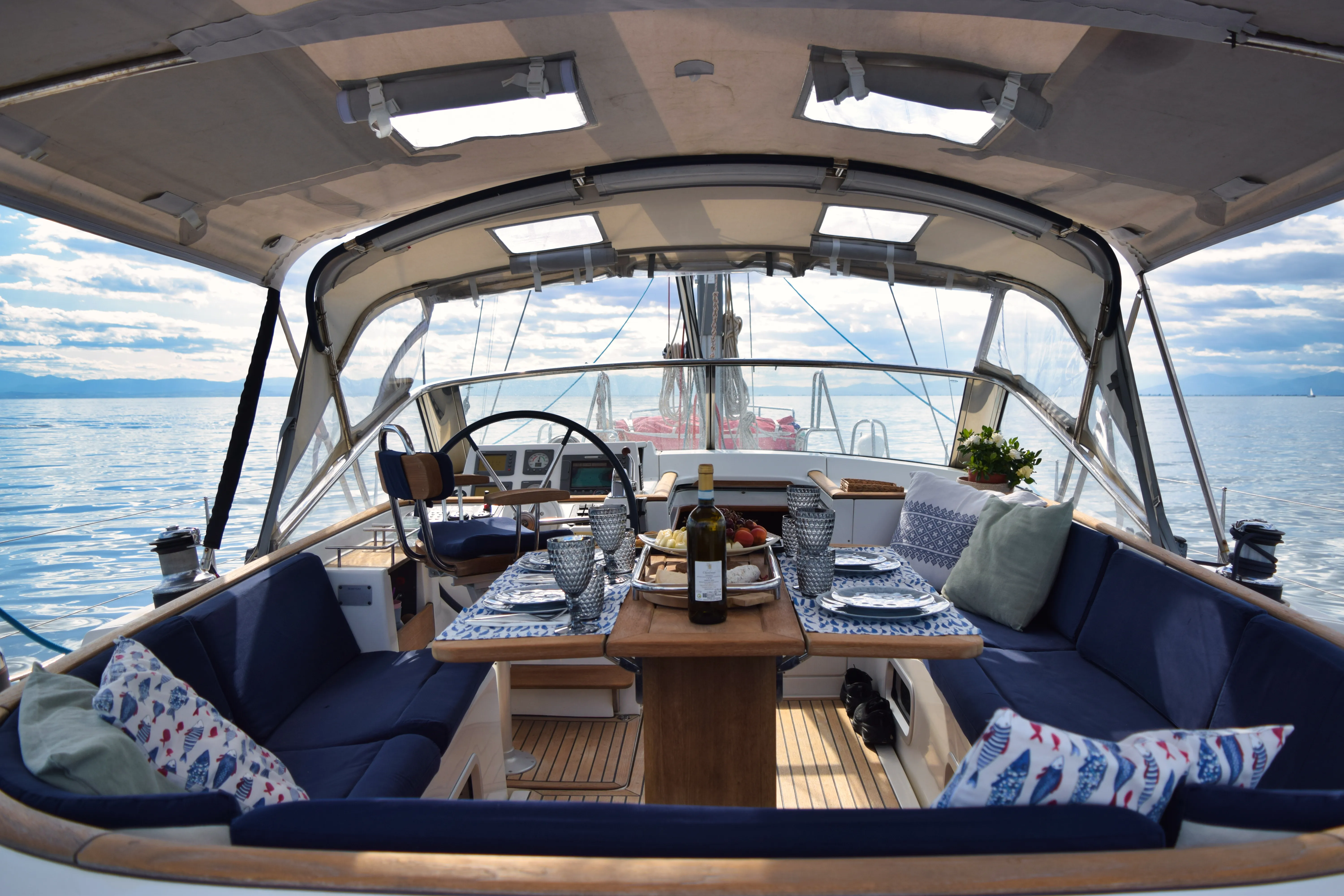 Beneteau 57 Marina Blue — yacht photo 9