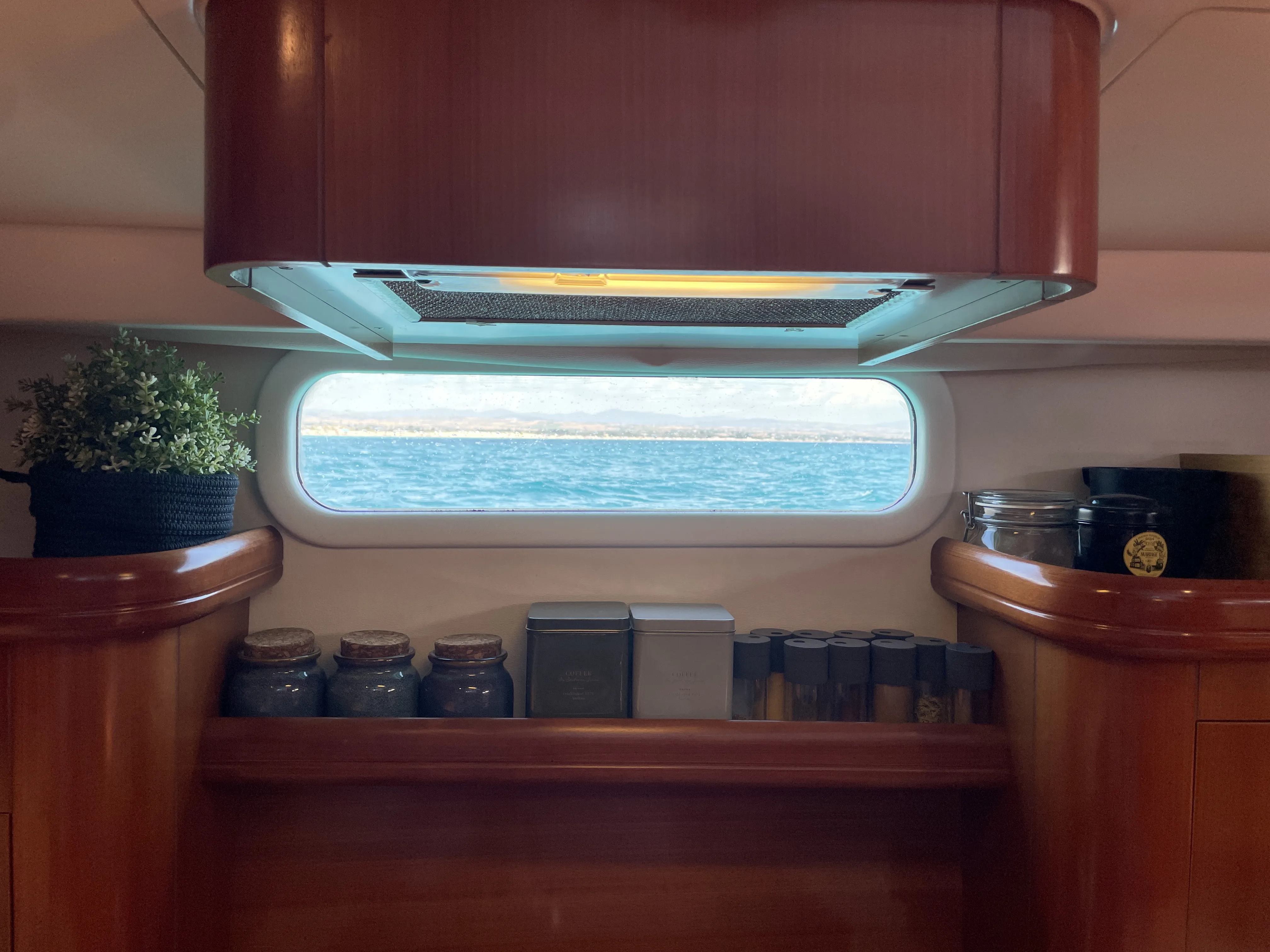 Beneteau 57 Marina Blue — yacht photo 22