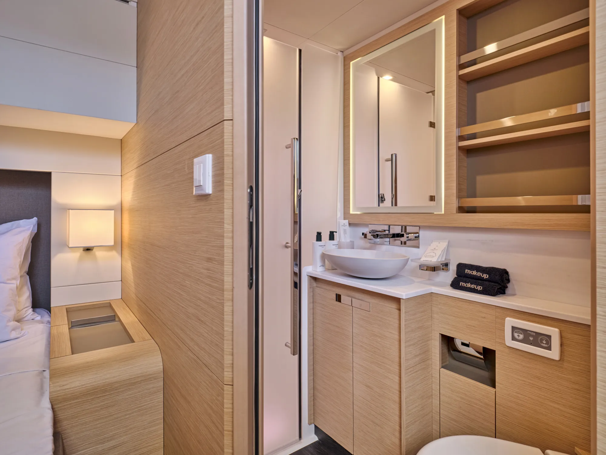 Power 67 Ariva — yacht photo 4