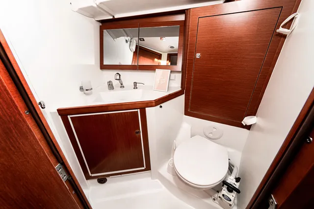 Oceanis 45 THEIA — фотография яхты 17