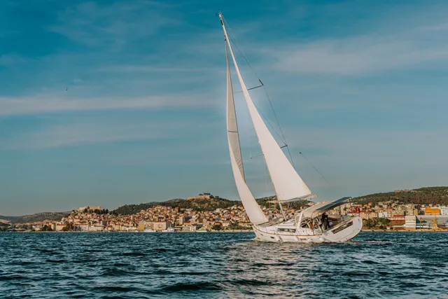 Oceanis 45 THEIA — фотография яхты 32