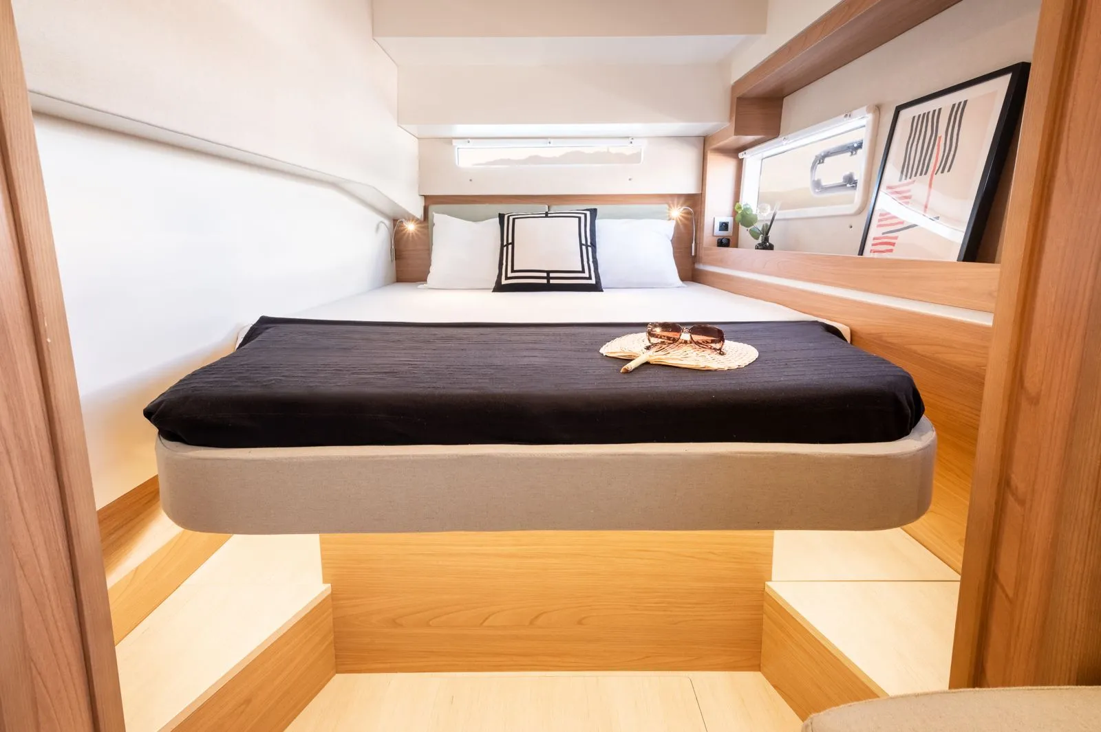 Bali 4.2 Premium + — yacht photo 2