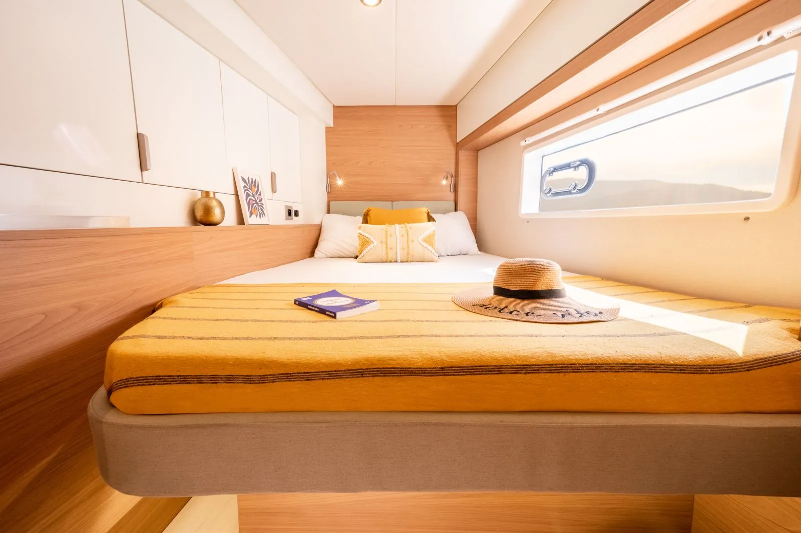 Bali 4.2 Premium + — yacht photo 12