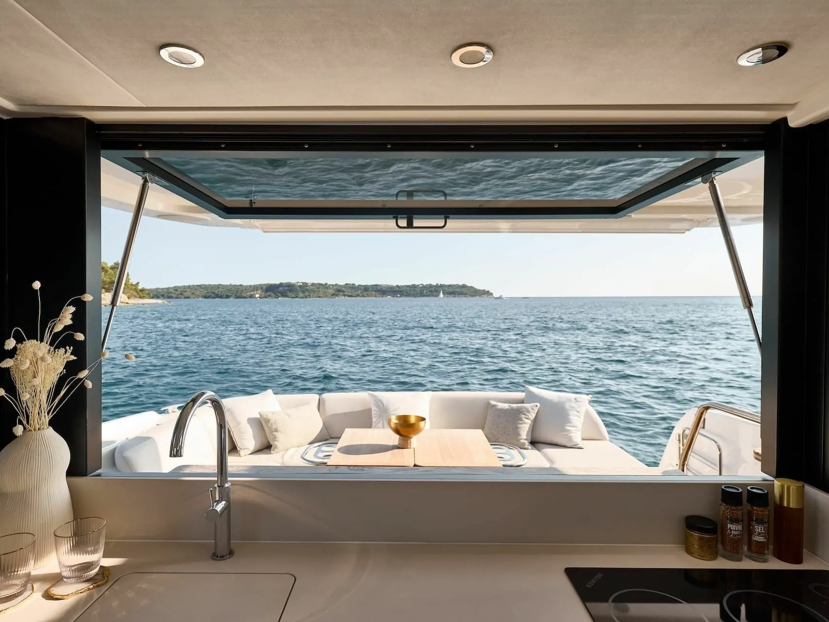 Prestige F4.3 Mr. 77 — foto dello yacht n. 3