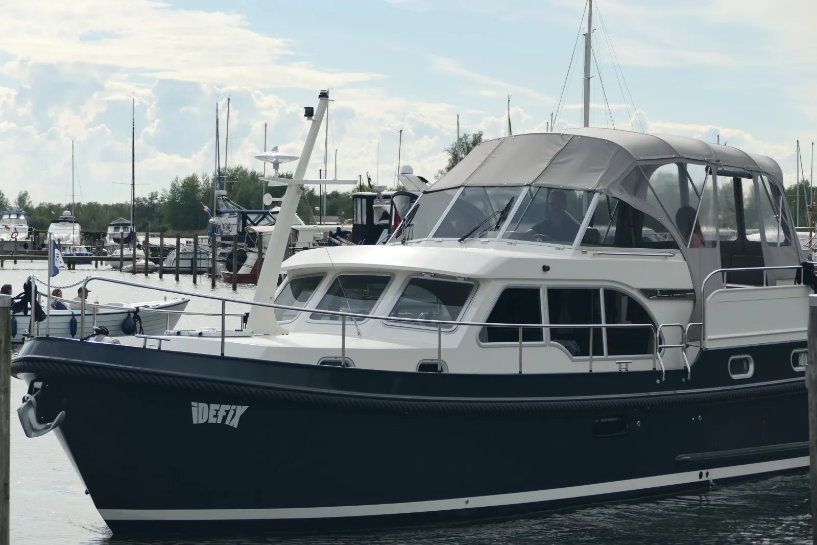 Linssen Grand Sturdy 35.0 AC Idefix — фотография яхты 20