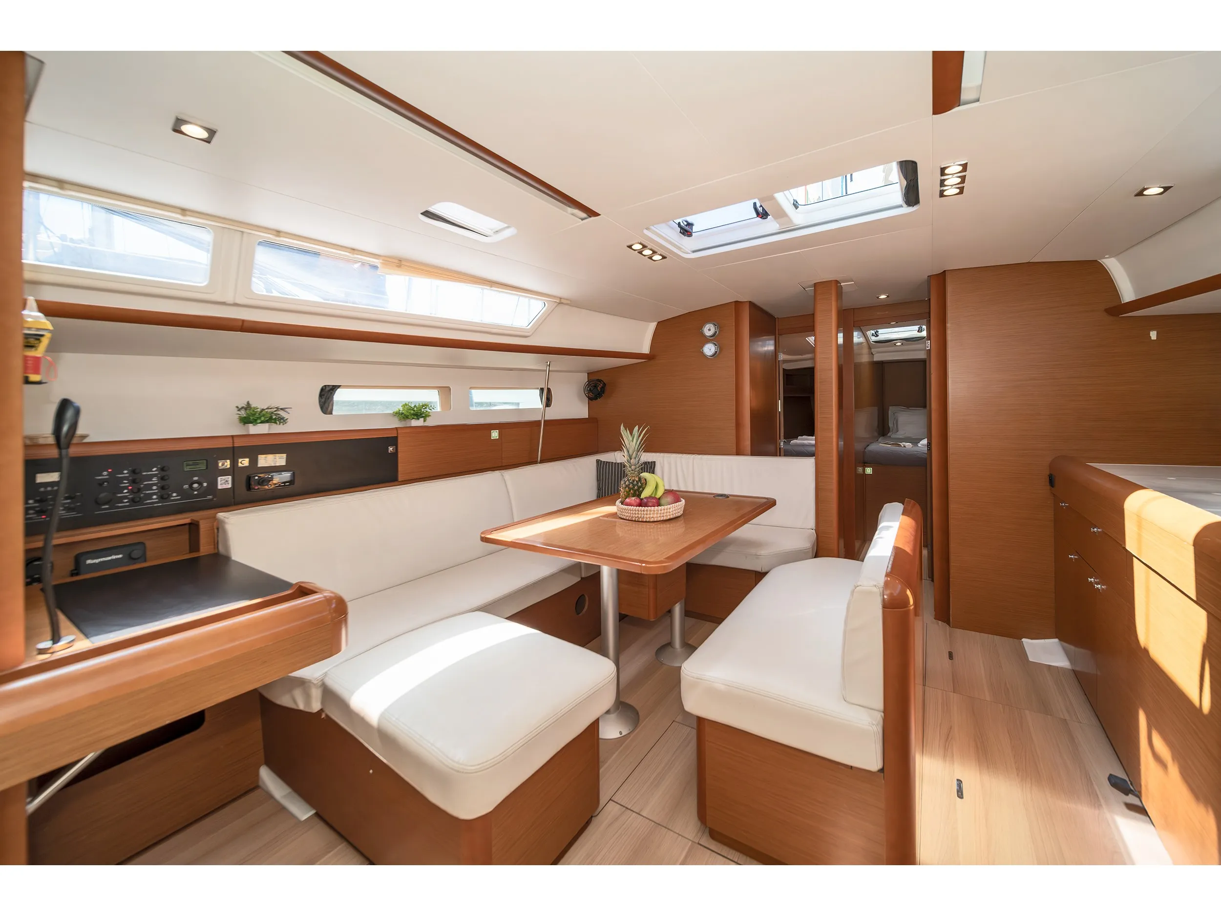 Sun Odyssey 479 Sirius — фотография яхты 3