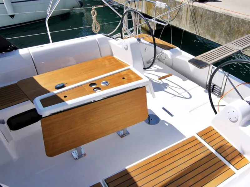 Dufour 382 Grand Large THELMA — jahtikuva 5