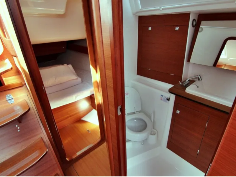 Dufour 382 Grand Large LOUISE — jahtikuva 4