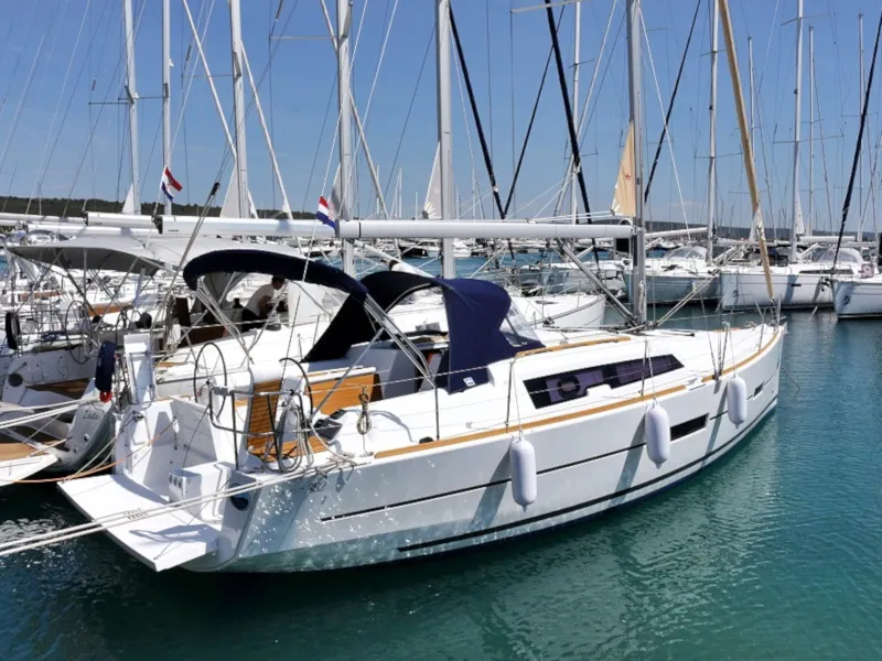 Dufour 382 Grand Large LOUISE — jahtikuva 14