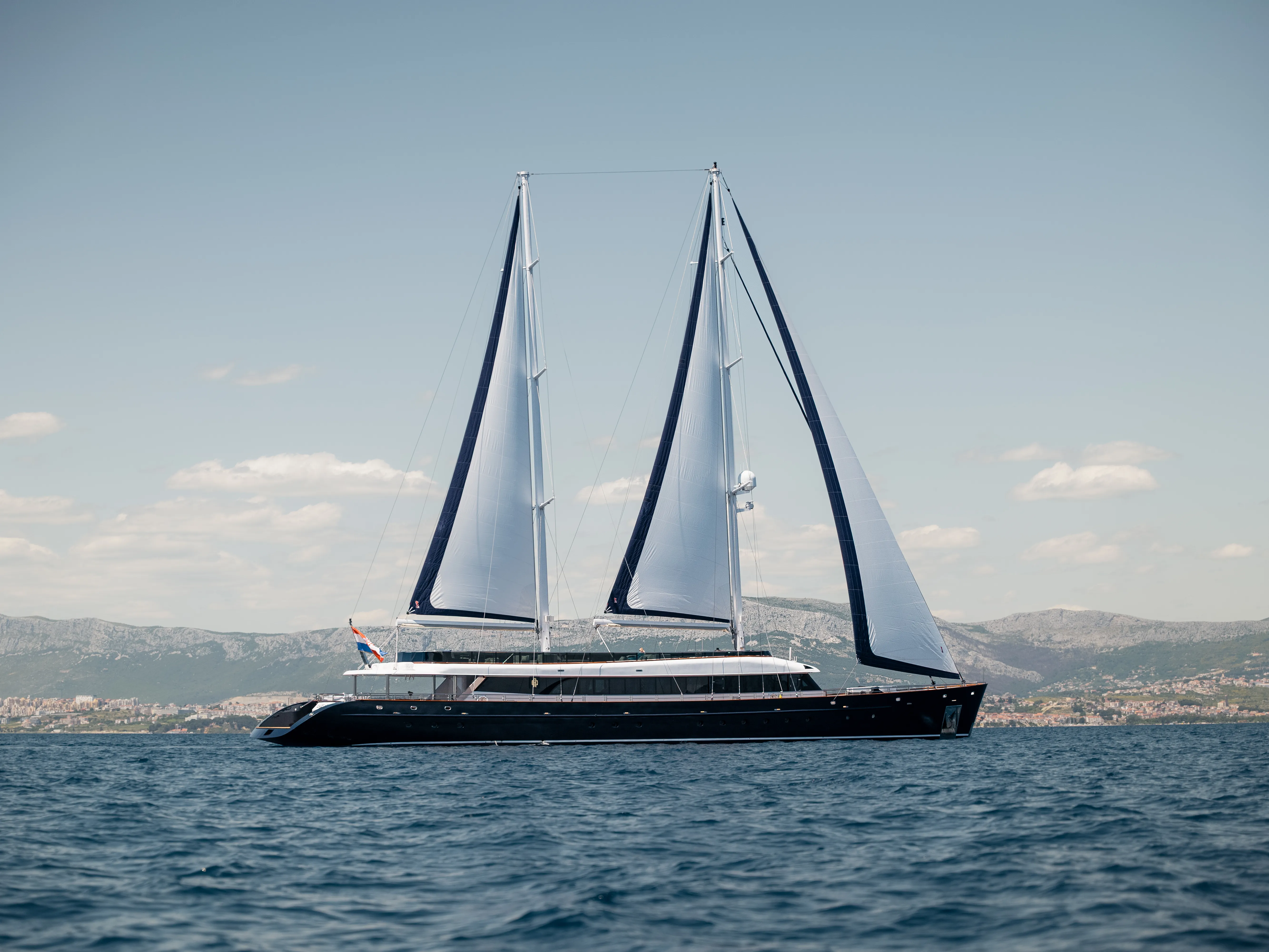 Luxury Sailing Yacht Clase Azul — jahtikuva 1