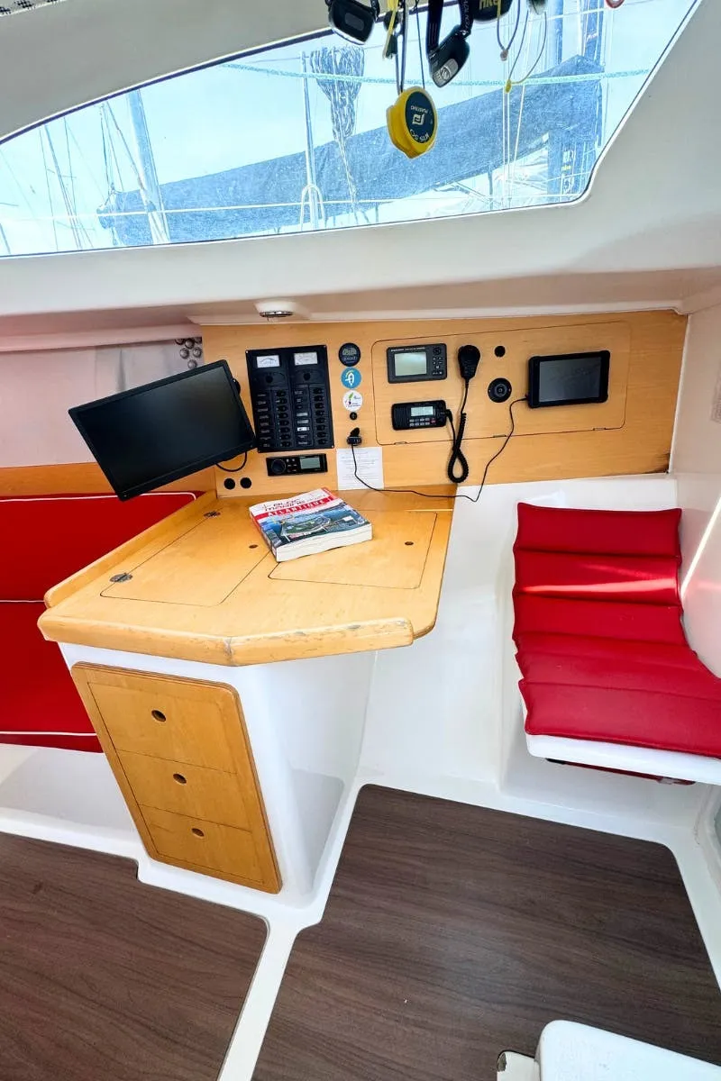 JPK 10.10 Kurun — yacht photo 9