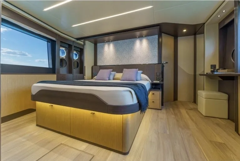 Absolute 58 Mani — yacht photo 3