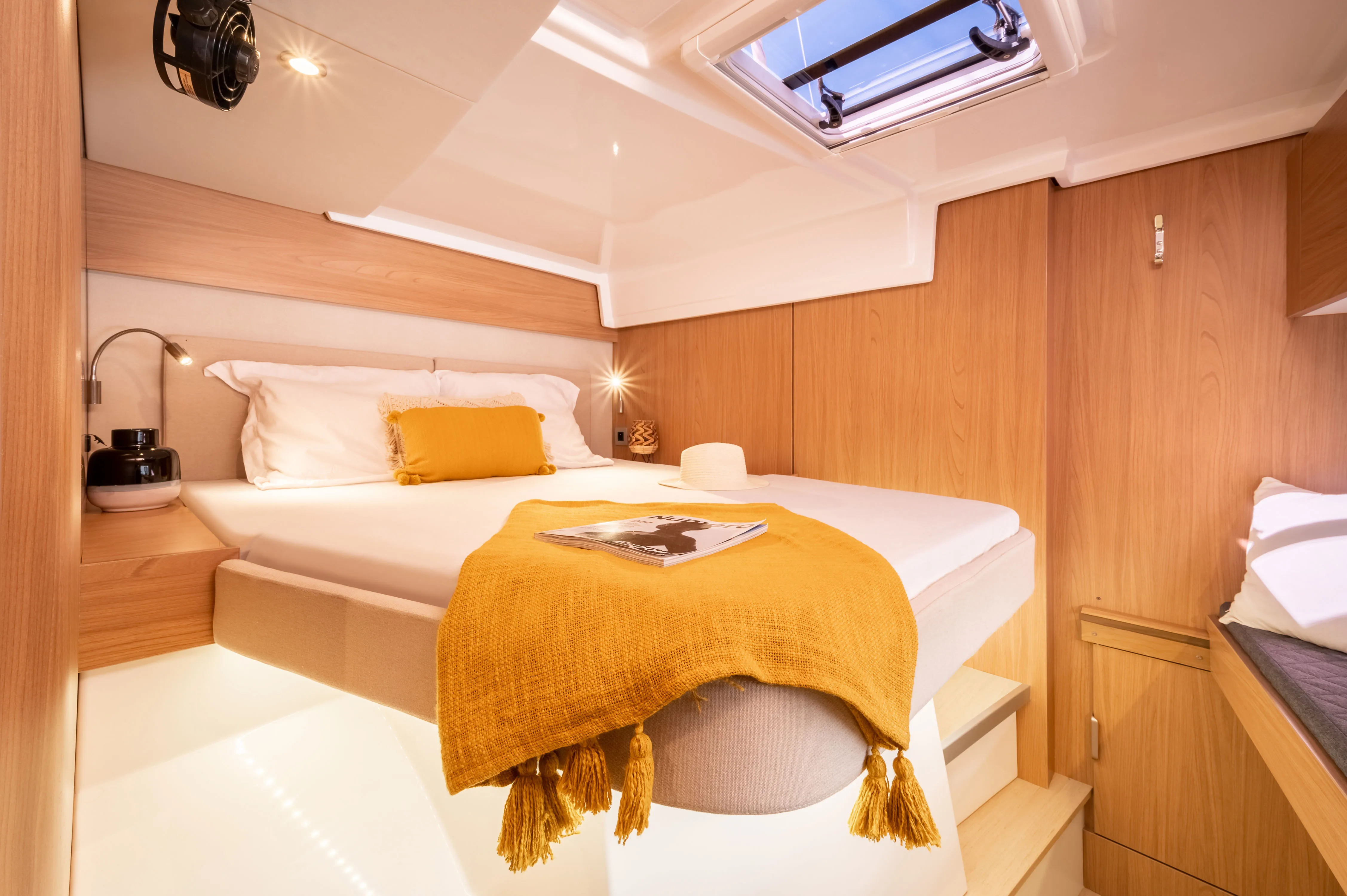 Bali Catspace Premium + — yacht photo 12