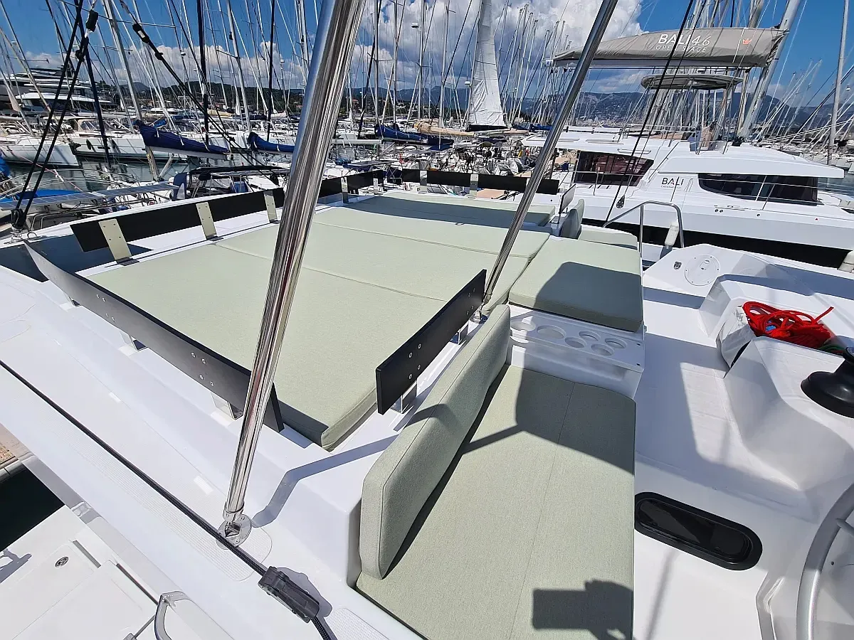 Bali Catspace Premium + — yacht photo 9