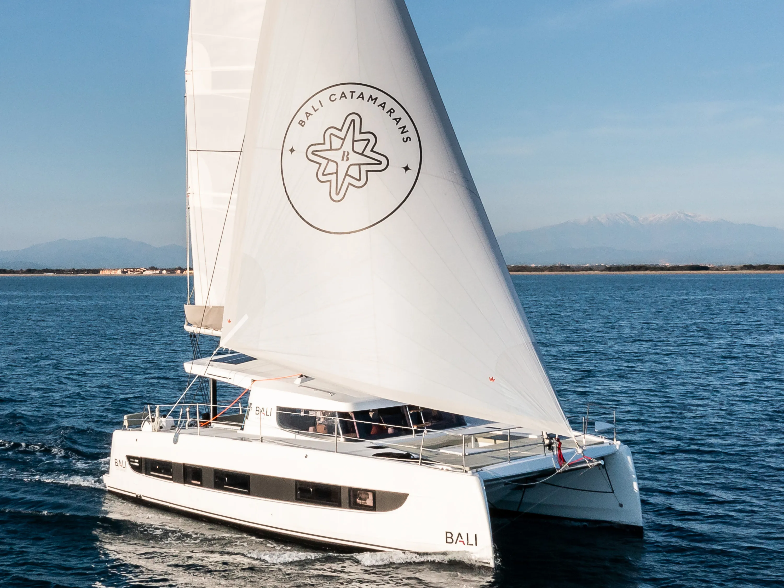 Bali Catsmart Premium + — yacht photo 1