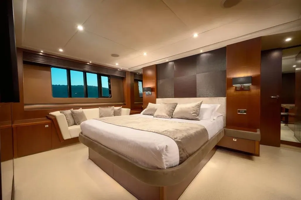 Princess 72 Fly Champion — yacht photo 40