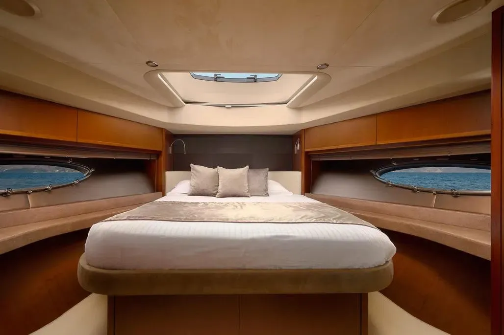 Princess 72 Fly Champion — yacht photo 44