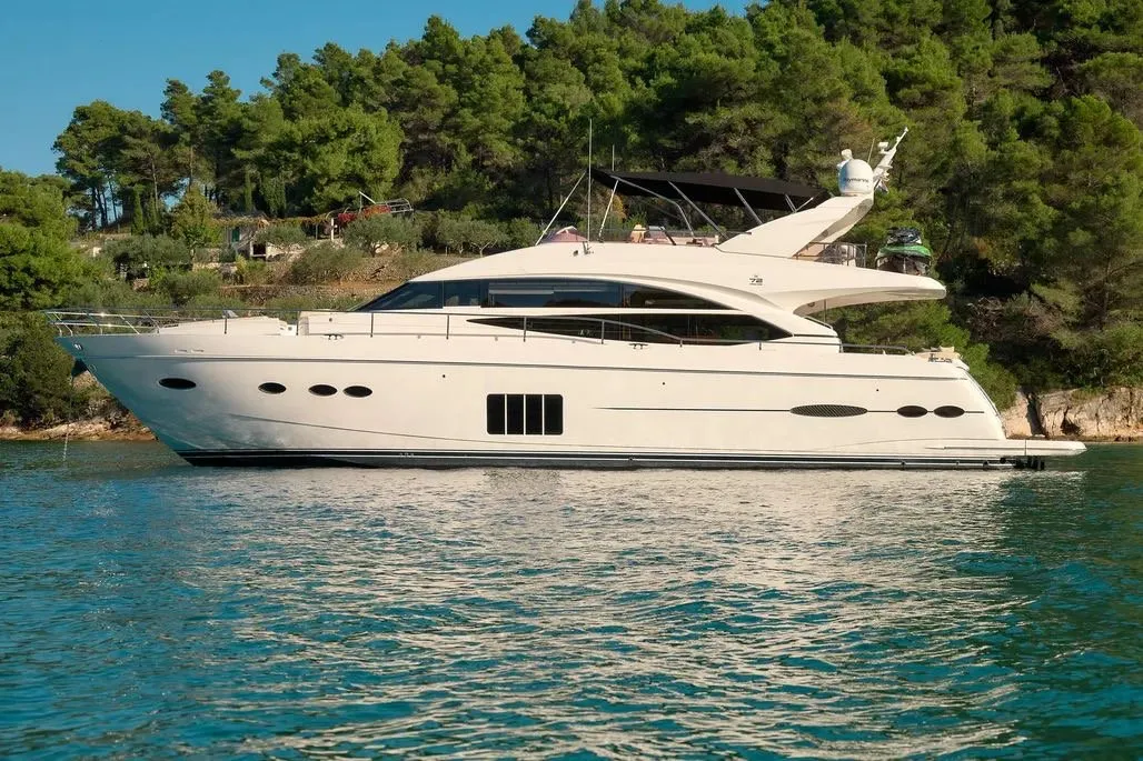 Princess 72 Fly Champion — yacht photo 16