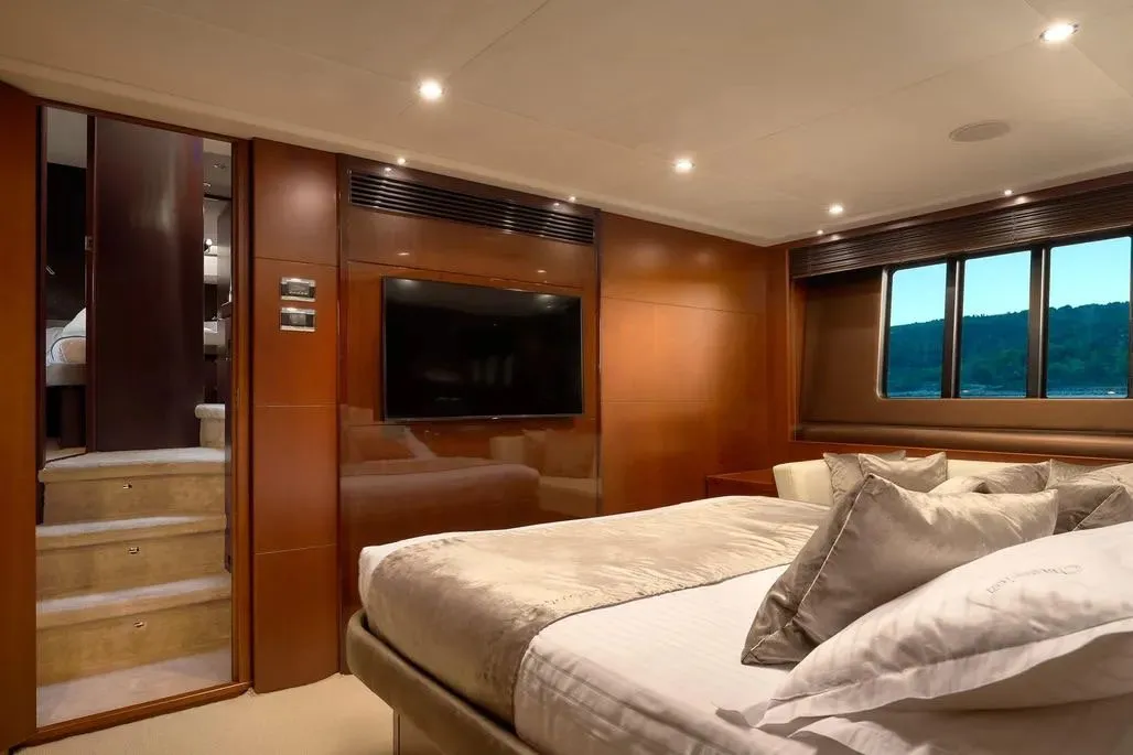 Princess 72 Fly Champion — yacht photo 31