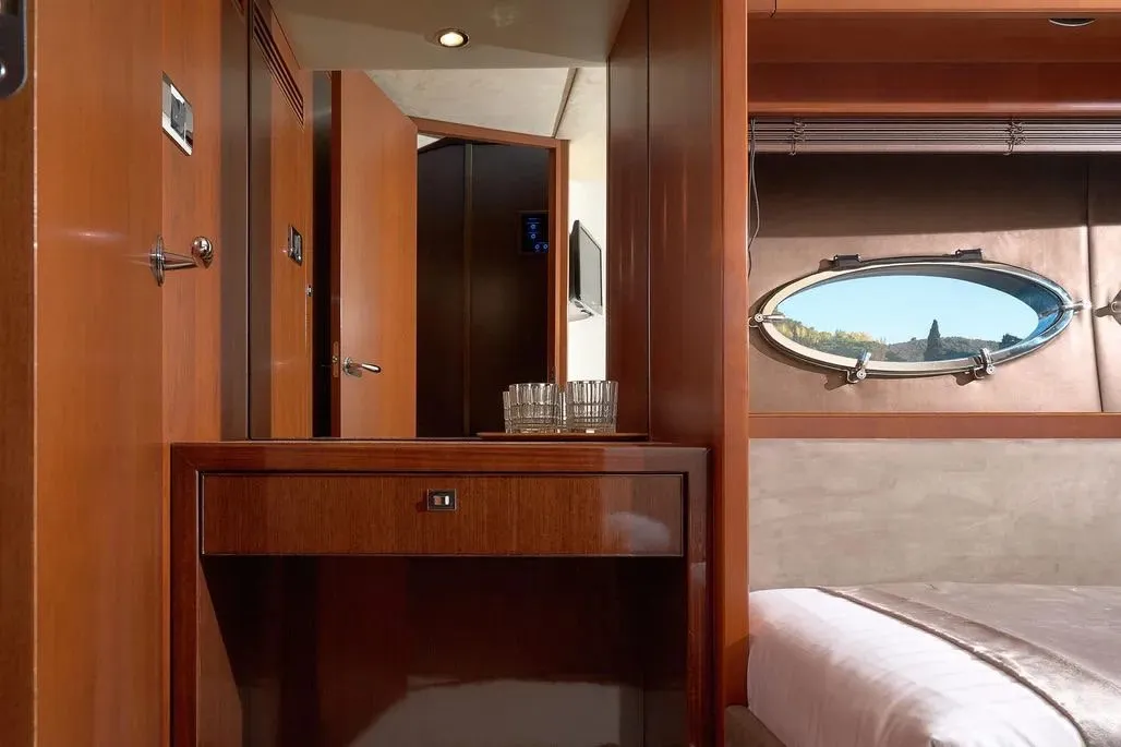 Princess 72 Fly Champion — yacht photo 38