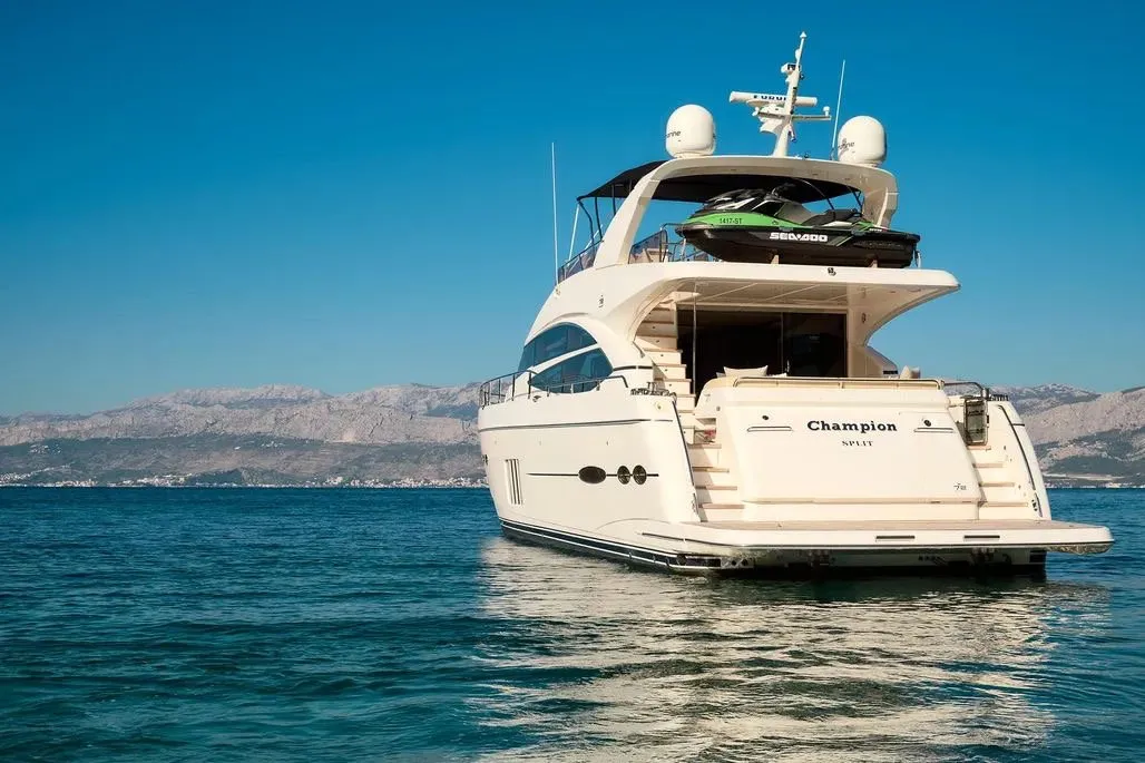 Princess 72 Fly Champion — yacht photo 2