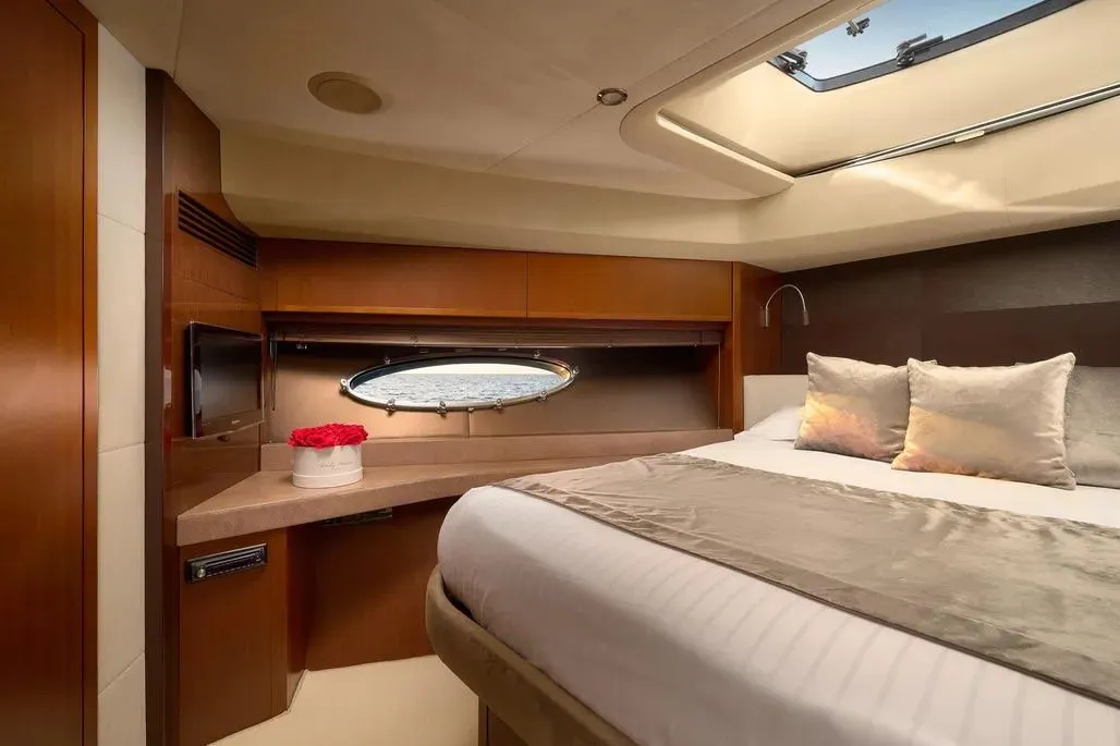 Princess 72 Fly Champion — yacht photo 22