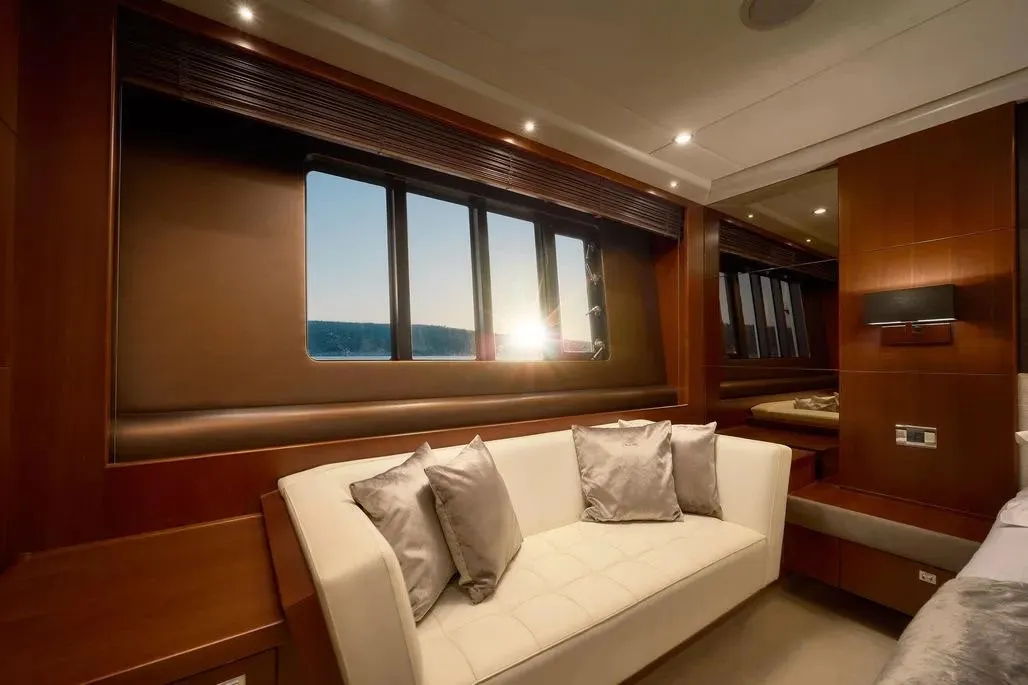 Princess 72 Fly Champion — yacht photo 14