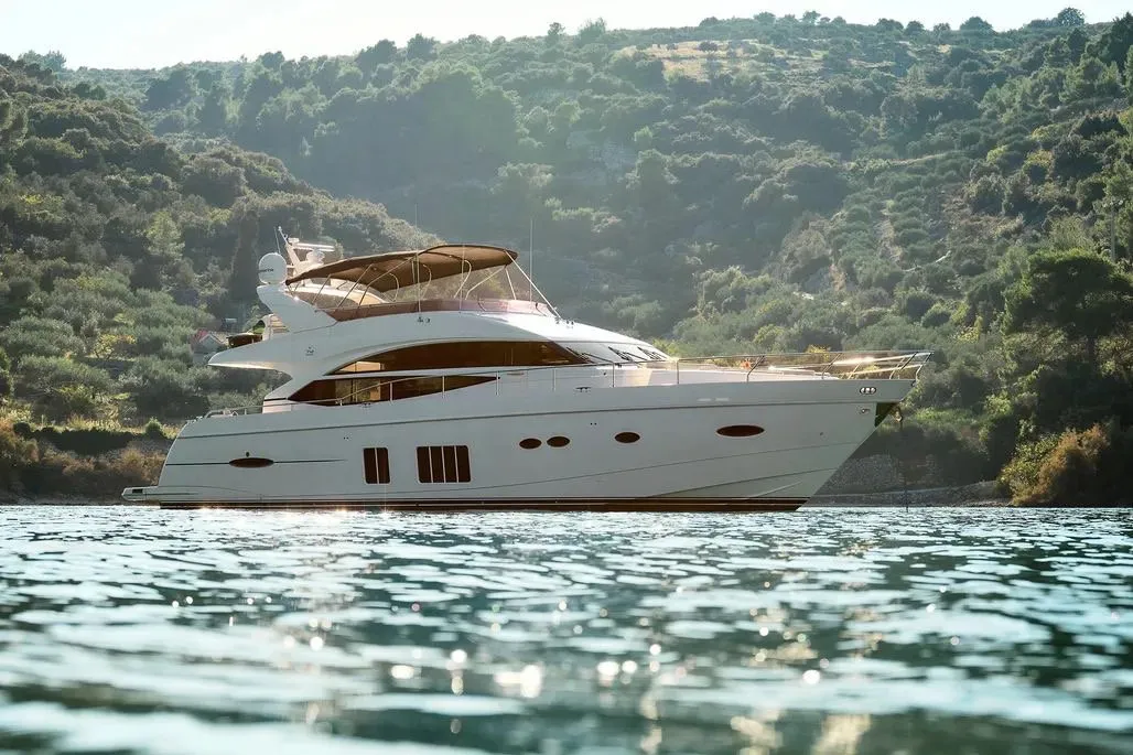 Princess 72 Fly Champion — yacht photo 25