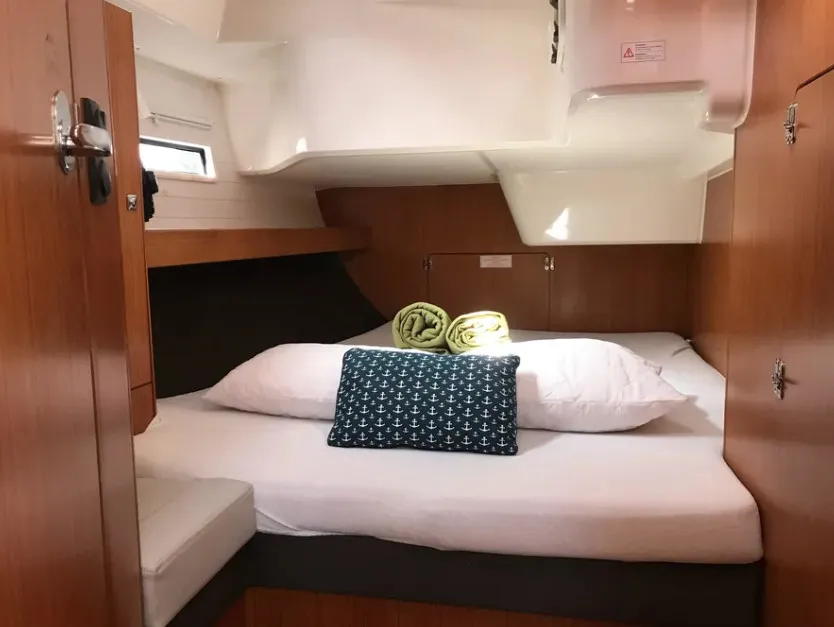 Bavaria Cruiser 51 Gin Tonic — yacht photo 2