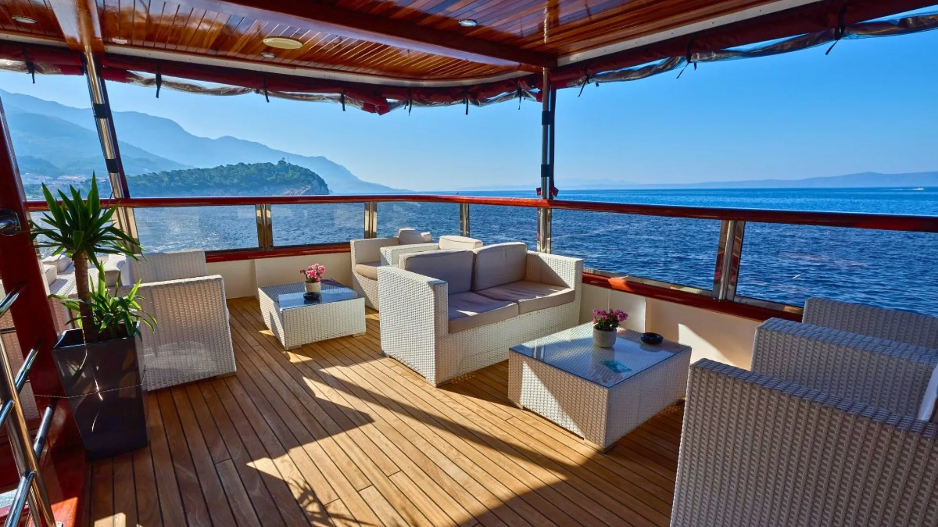 Luxury Motor Yacht Azzurro — фотография яхты 14