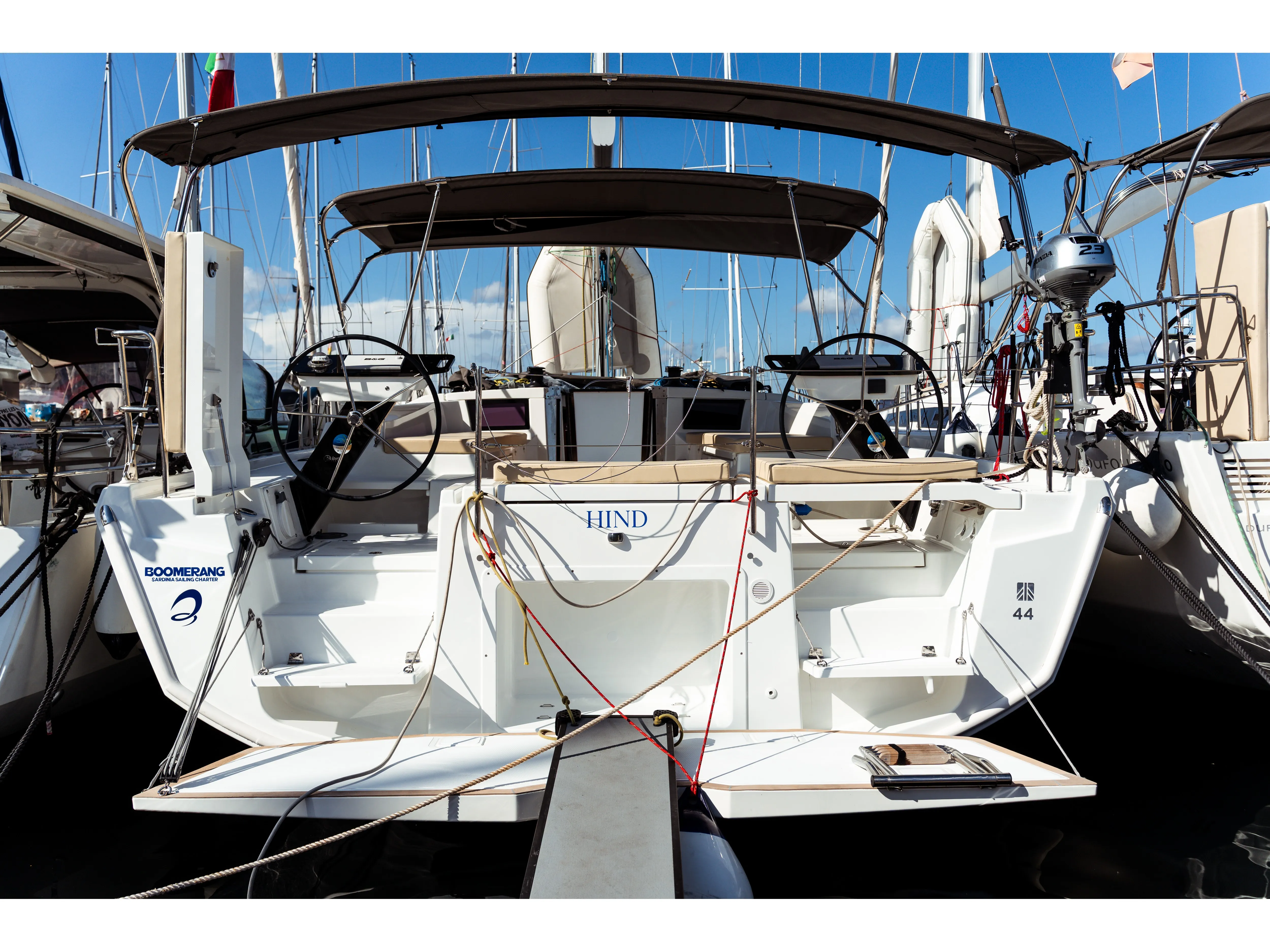 Dufour 44 Hind — jahtikuva 1