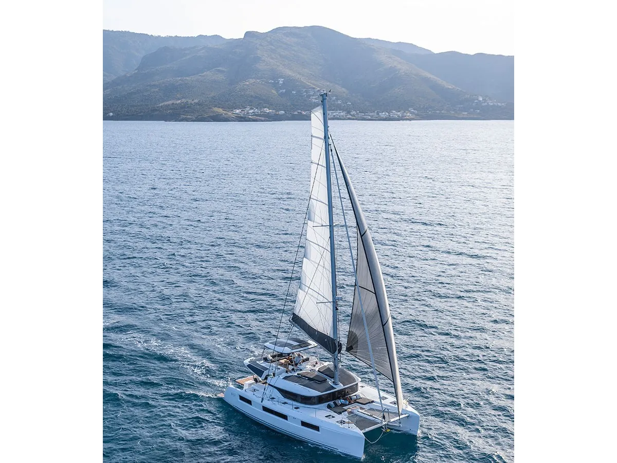 Lagoon 51 ALMIRA — fotografia jachty 1