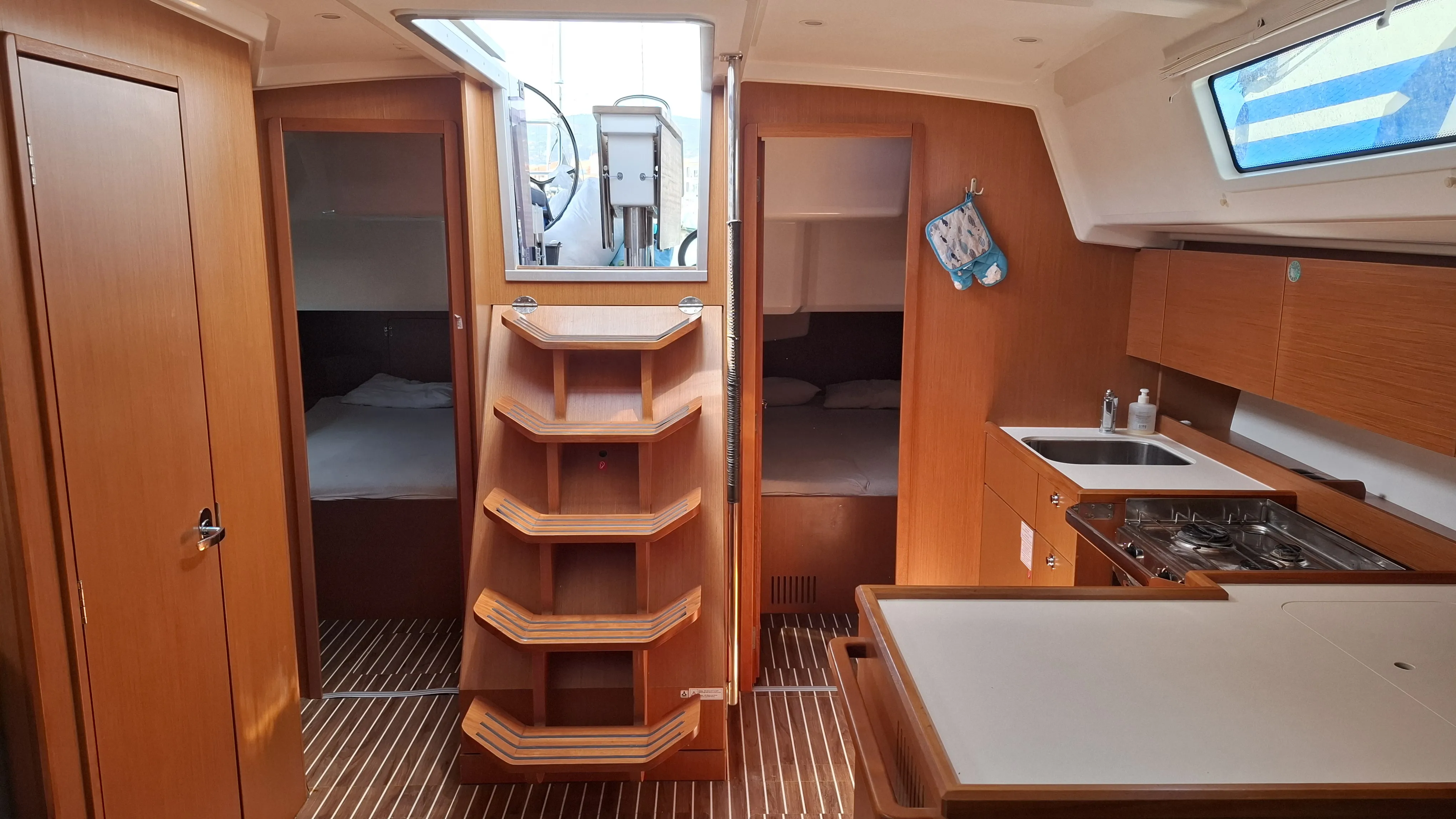 Bavaria C42 Balarina — jahtikuva 10