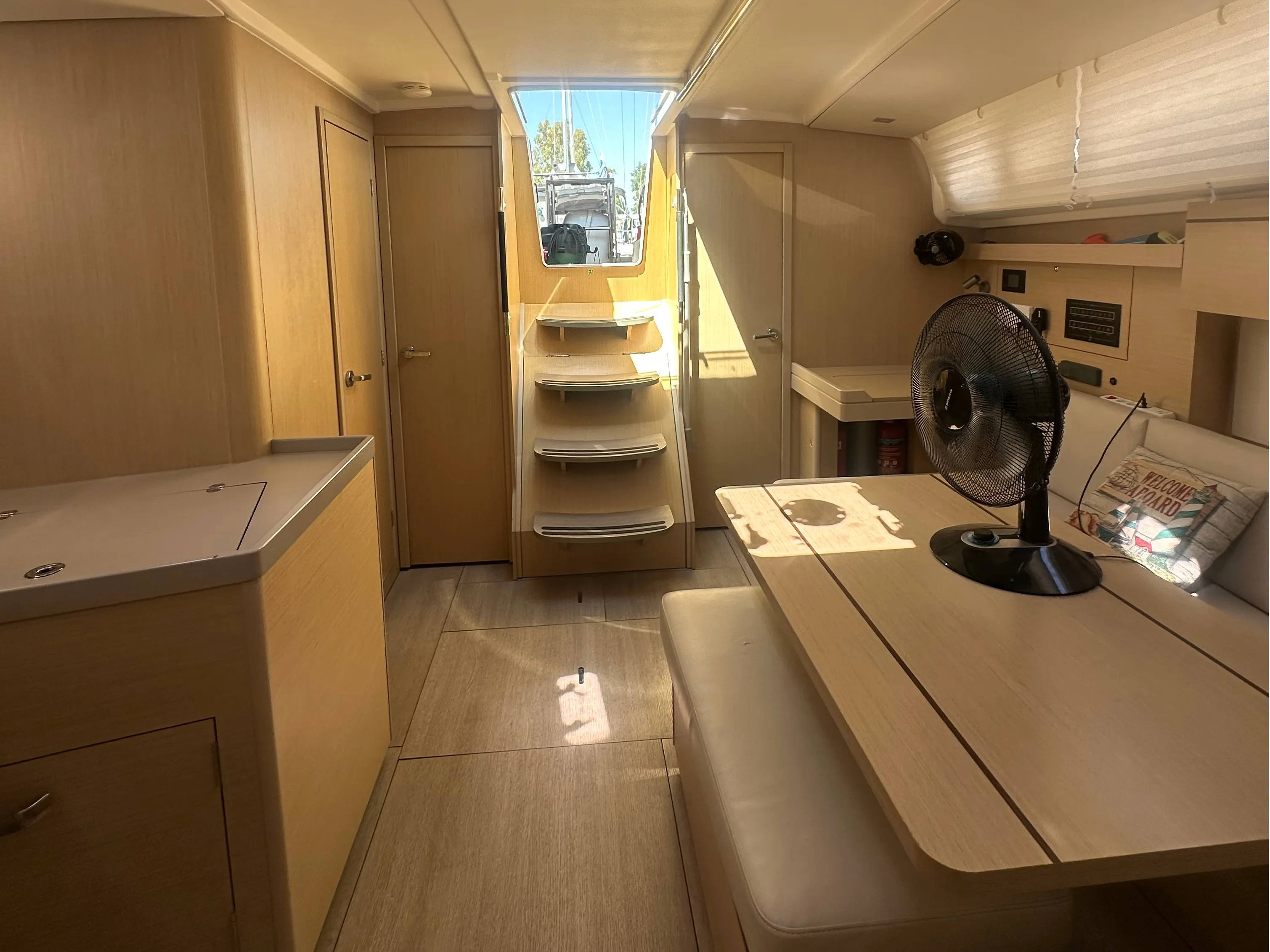 Oceanis 40.1 La Mer — jahtikuva 5