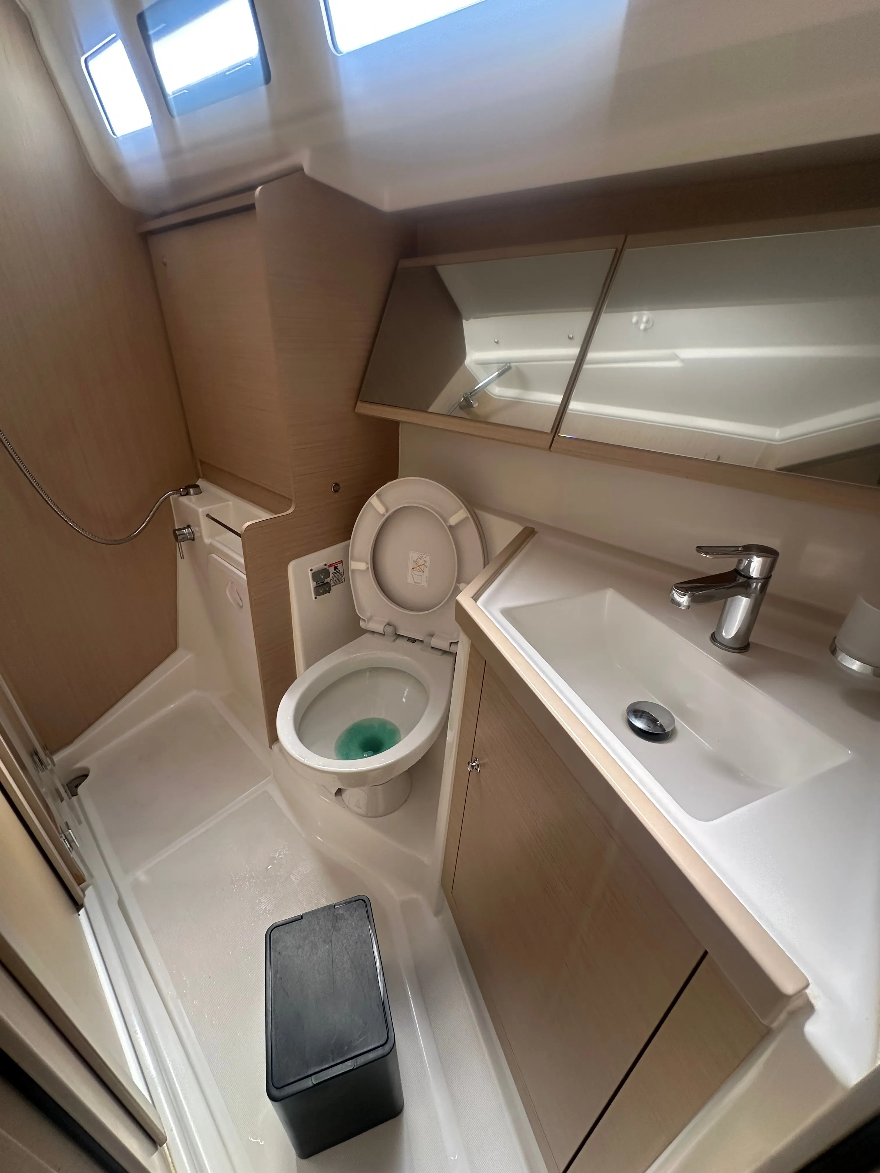 Oceanis 40.1 La Mer — jahtikuva 2