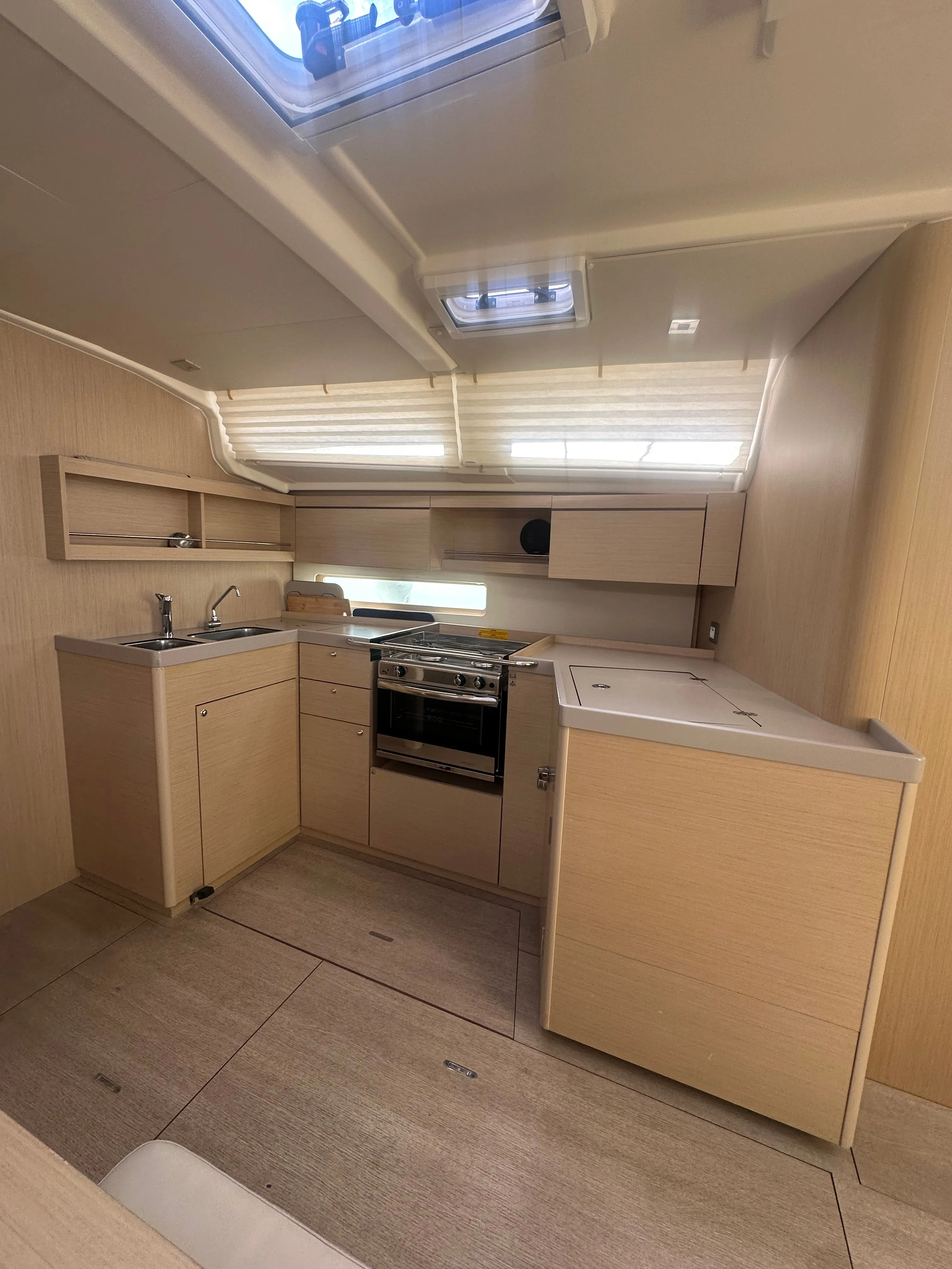 Oceanis 40.1 La Mer — jahtikuva 6