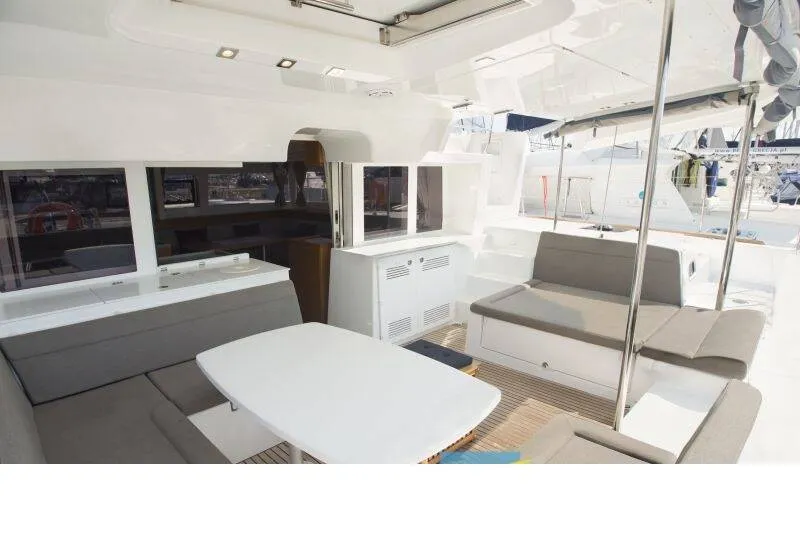 Lagoon 450 Fly Hydra VIII — foto dello yacht n. 4